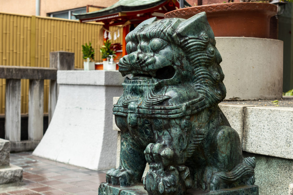 本社三島神社の狛犬（東京・台東区）