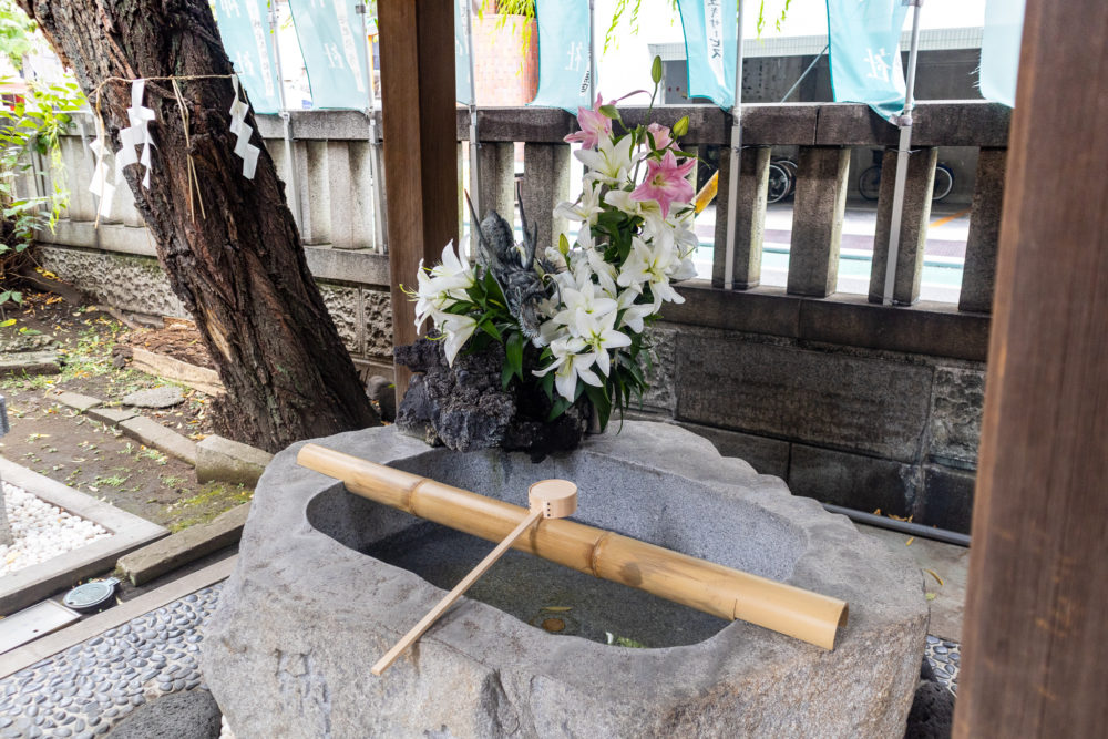 三島神社の花手水（東京・台東区）